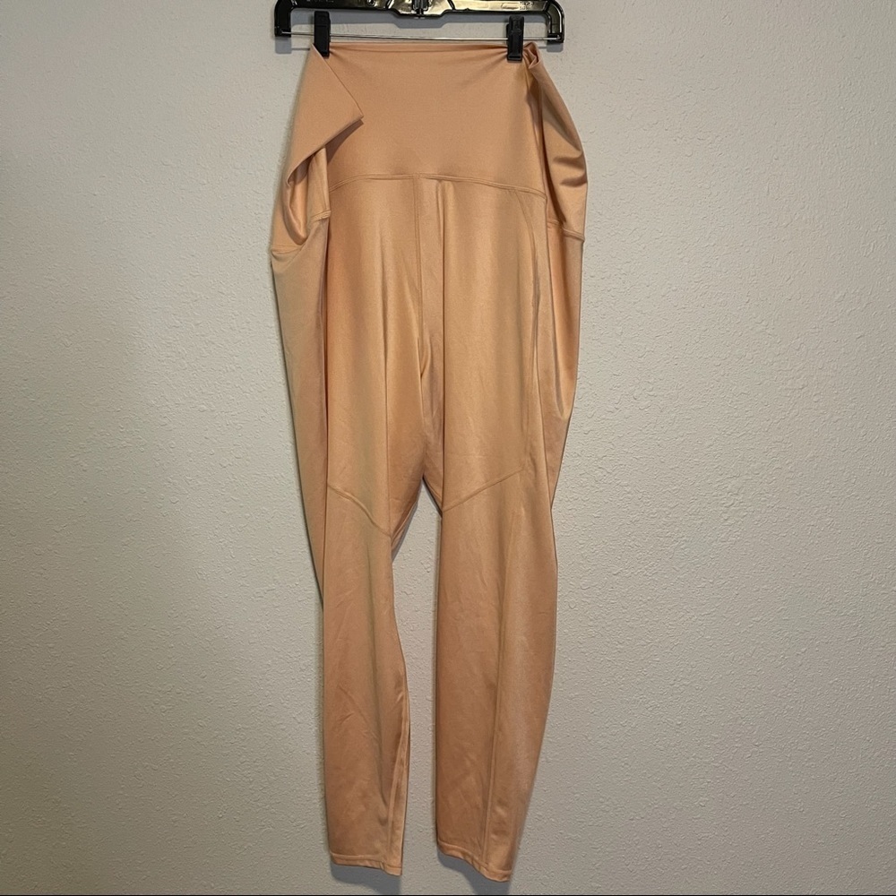 NWOT Fabletics Metallic Leggings Pink 2X